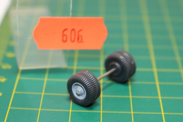 ew606, Wiking 11mm Zwillingsbereifung mit Achse, 8-Loch-Felge, zweiteilig