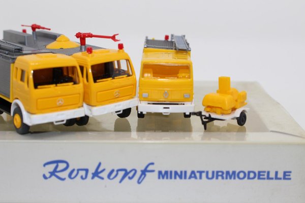 fw2259, TOP RAR 2x Mercedes-Benz 1x Renault & Anhänger Flughafenfeuerwehr Set gelb HHH Hetterich Set